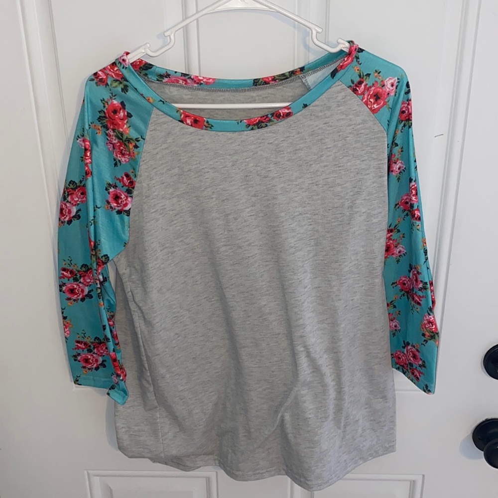 3/4 Sleeve Floral and Grey Top